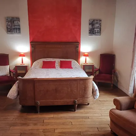 Le Manoir Bed & Breakfast *