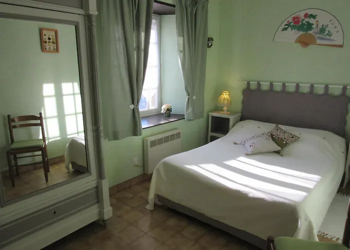 Le Manoir Bed & Breakfast