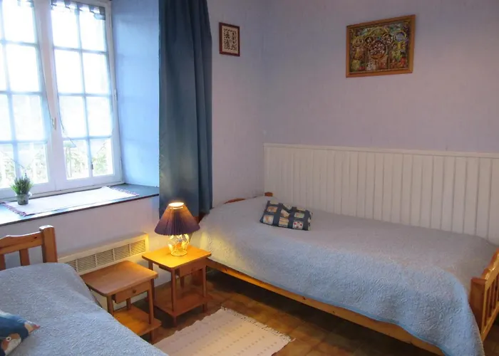 Le Manoir Bed & Breakfast *